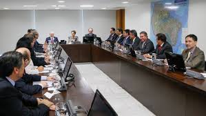 Corte no Orçamento será grande, diz presidente Dilma a prefeitos